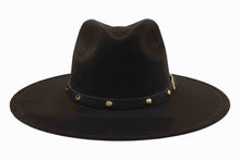 Load image into Gallery viewer, Stud