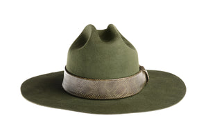 Hat made of fine olive green wool, this consists of a stiffened double-peak crown and ironed wide brim which is complemented by a faux snakeskin trim, front view