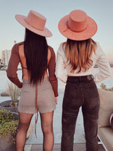 Load image into Gallery viewer, Girls wearing a vegan suede hat in pink color with a cordobes style