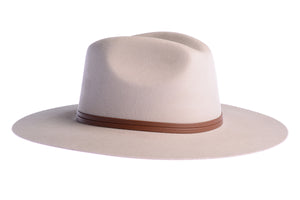 Wool hat with a structured crown and brim, finished with an elegant double-bound synthetic leather trim, right side view